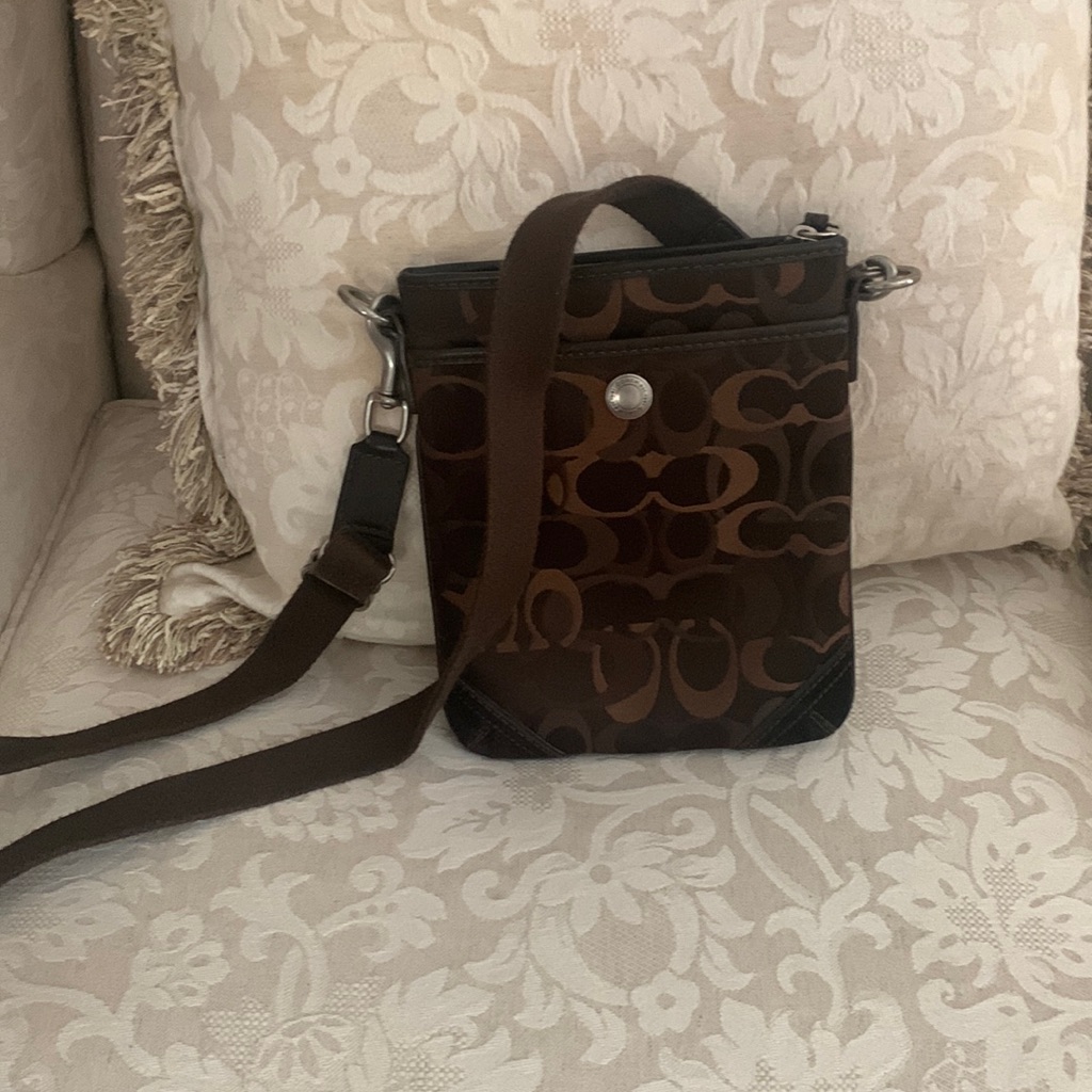 Coach Very Clean Purse Inside And Out Coach Very Clean Purse Inside And Out